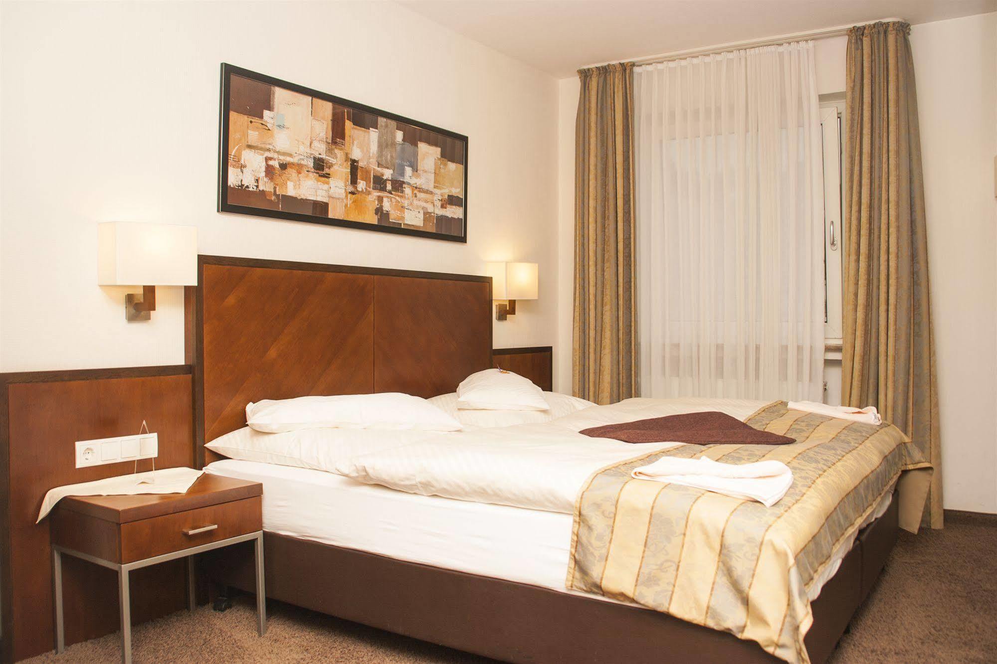 Hotel Zum Adler Bonn Dış mekan fotoğraf